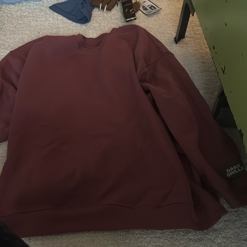 Daily drills crewneck